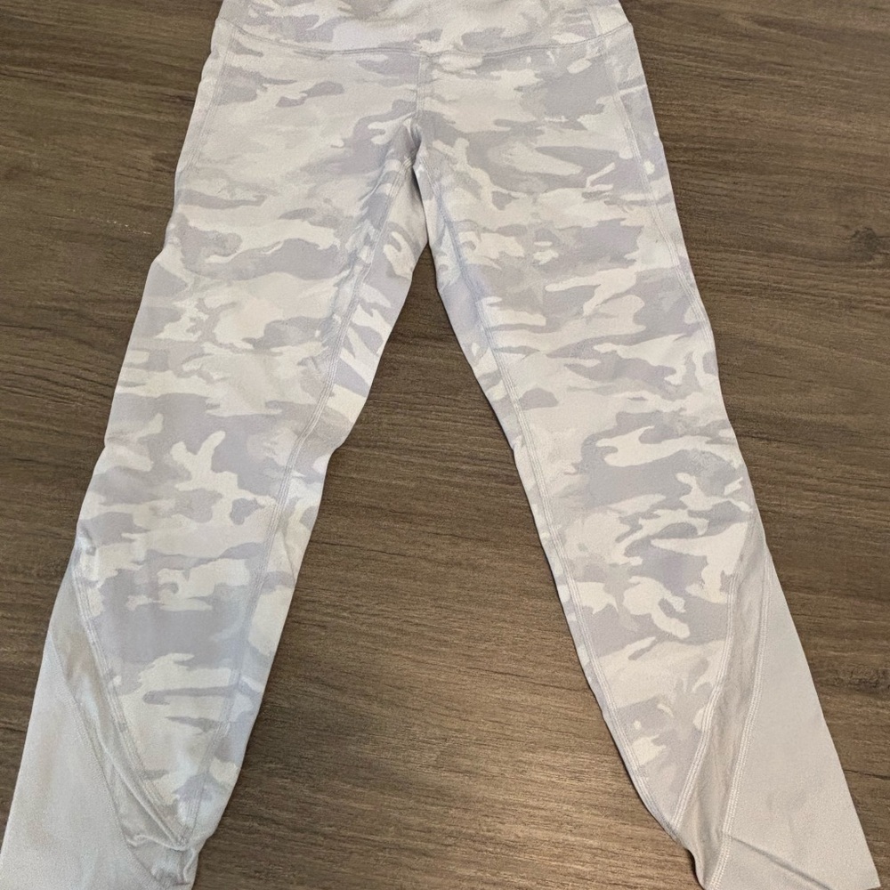 White/grey lulu leggings-new without tags